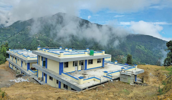 अझै बनेन आधारभूत अस्पताल