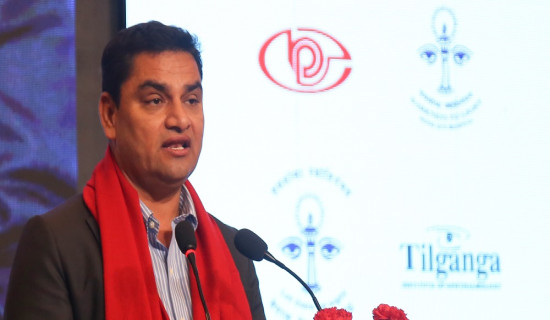 आँखा स्वास्थ्यलाई प्रमुख मुद्दा बनाएर अघि बढेका छौँः स्वास्थ्यमन्त्री पौडेल