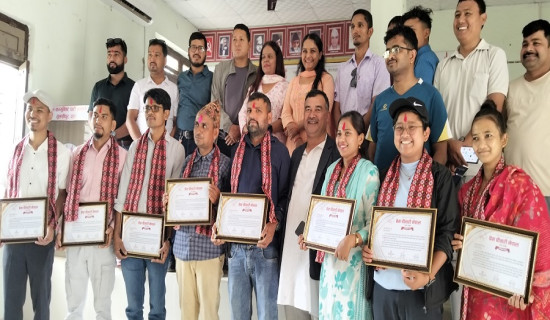 श्रमिक दिवस : सञ्चारमाध्यममा कार्यरत श्रमिक सम्मानित