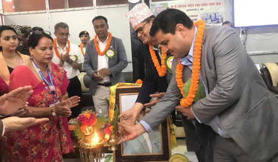 स्वास्थ्य मन्त्रीद्वारा जिपीमा सञ्चालिन डायलसिस सेन्टरको उद्घाटन