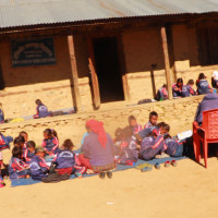 ट्रक पल्टिँदा दुई जनाको मृत्यु
