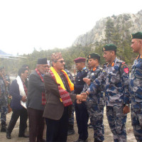 वृक्षरोपण गर्दै उपभोक्ताहरु