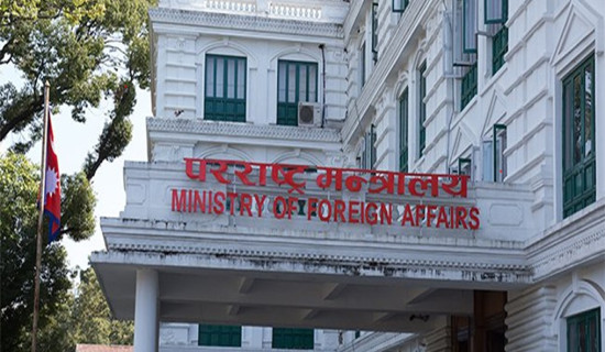 खोलामा अवैध उत्खनन बढ्दो