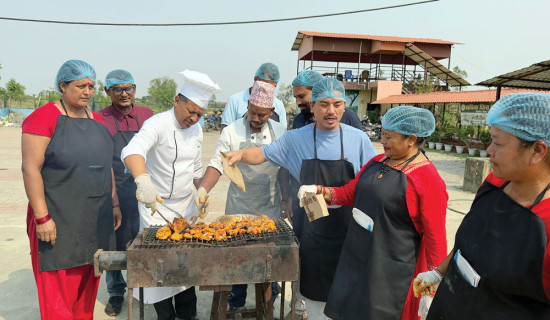 ज्रेब्रा क्रसिङ निर्माण गरिँदै