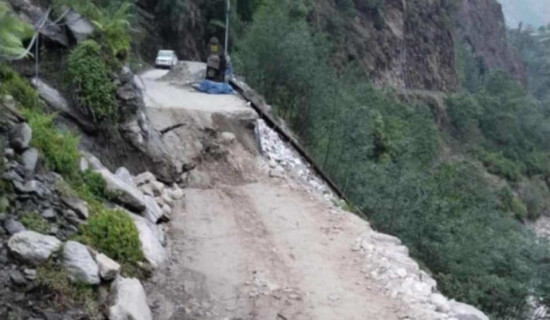 खार्पुनाथमा कुपोषित बालबालिका