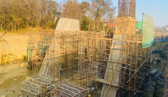 सेती नदीमा निर्माणाधीन ‘सिग्नेचर’ पुलको काम सुस्त