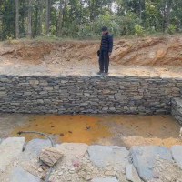 घटे नियमित काम गर्ने श्रमिक