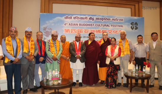 मनाङका होटल पर्यटकले भरिभराउ