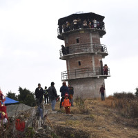 मनाङमा सडक र पदमार्ग एउटै हुँदा पदयात्रीलाई सास्ती