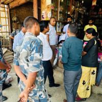 दाउन्ने सडक : बिस किलोमिटर जाम, यात्रुको बिचल्ली (फोटो फिचर)