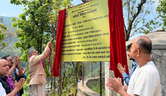 दाउन्ने सडक : बिस किलोमिटर जाम, यात्रुको बिचल्ली (फोटो फिचर)