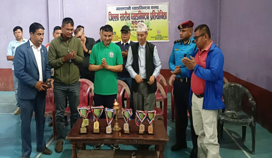 जिल्ला स्तरीय ब्याडमिन्टन प्रतियोगिता सुरु