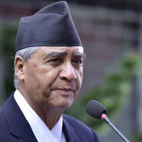 बैंस नआएका लालीगुराँस