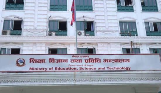 वार्षिक दस हजार विद्यार्थी प्रभावित