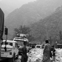 ओझेलमा परेको प्राकृतिक छ्योतछ्योत झरना