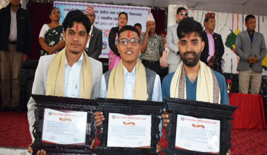 विकास पत्रकारिता पुरस्कारबाट तीन पत्रकार सम्मानित