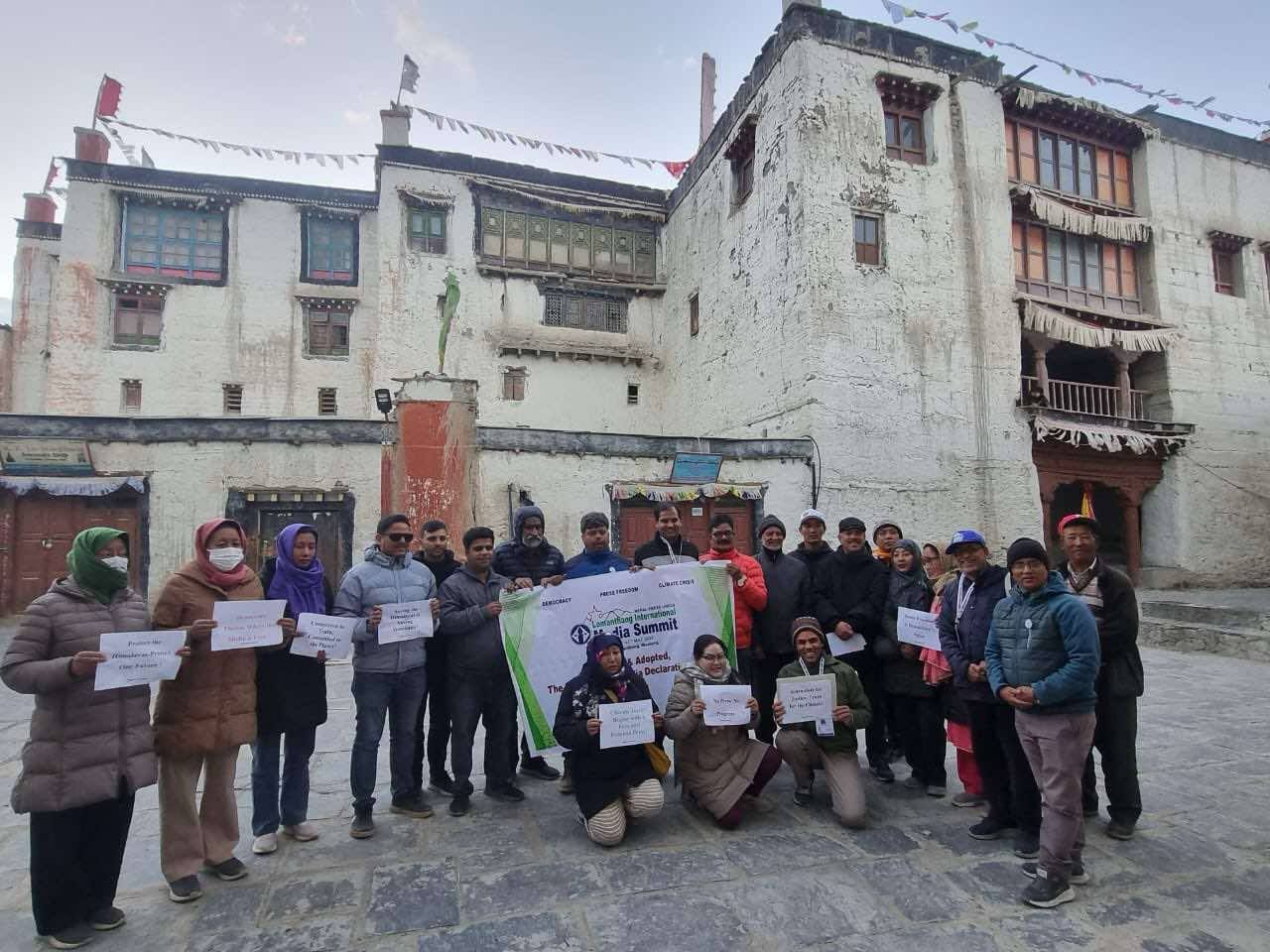 लोमान्थाङमा पुगेर १९ बुँदे घोषणापत्र जारी