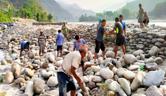 'आफ्नो गाउँ आफै बनाऊँ’ अभियानमा माझी समुदाय