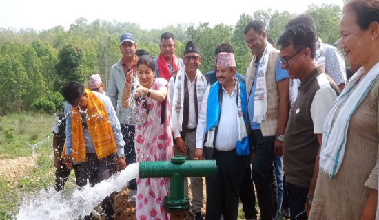 वञ्जर जग्गामा बोरिङ सिँचाइ