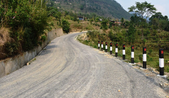 माझफाँट-लेकफाँट ग्रामिण सडक कालोपत्रे