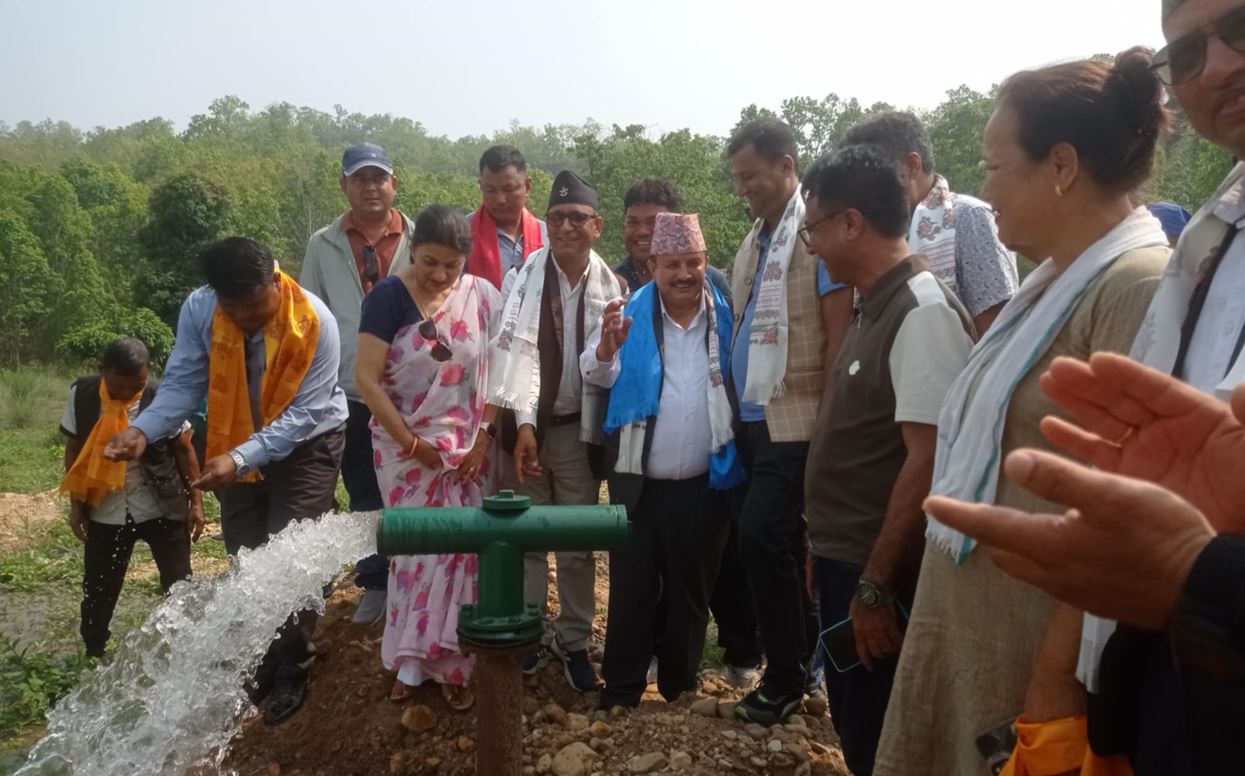 बोरिङ सिँचाइले बन्जर भूमि हरियाली