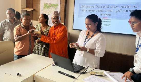 कोदो र कुर्थी फलाउने किसानले पाए अनुदान