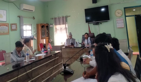 प्रहरीको गोली लागेर मृत्यु भएका लक्ष्मीको परिवारलाई आर्थिक सहयोग