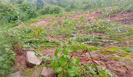 पहिरोको जोखिममा खाँडा गाउँ