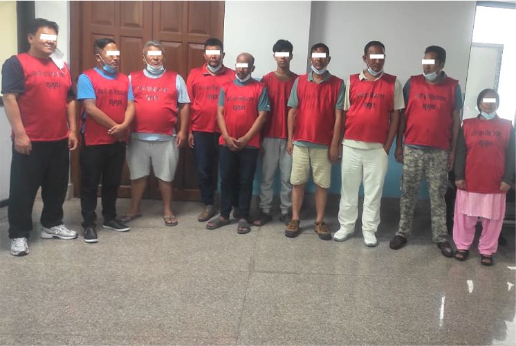 जुवातास खेलिरहेका १० जना पक्राउ