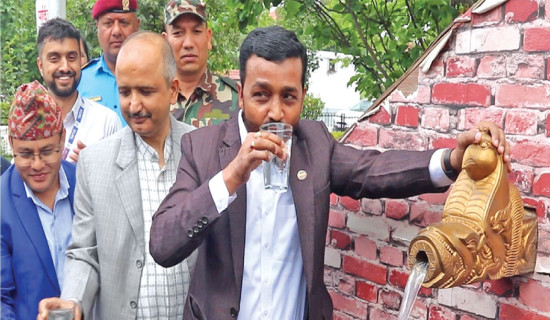 सिंहदरबारमा मेलम्चीको पानी