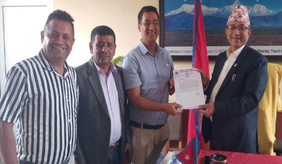 बाटो निर्माण ढिलाइसम्बन्धी महानगर प्रमुखलाई ध्यानाकर्षण