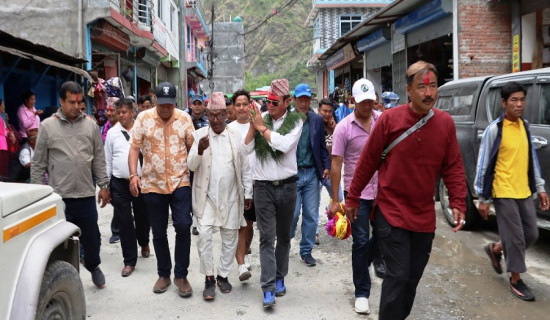जनताको गुनासो सङ्कलन गर्न राज्यमन्त्री गाउँ अभियानमा