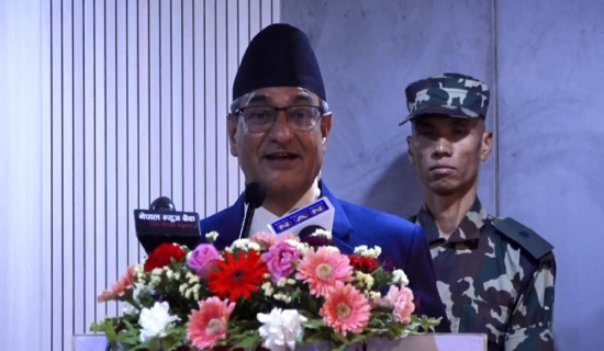 खेतमा झुल्दै गरेको कालीमार्सी धान