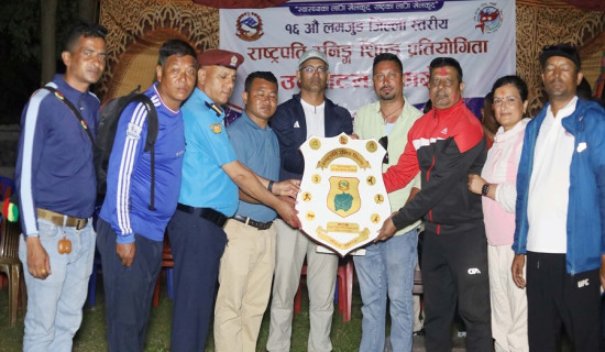 बेँसीसहर नगरपालिकालाई राष्ट्रपति रनिङ शिल्ड