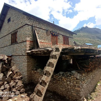 पहिरोले घर र स्वास्थ्य चौकीमा क्षति, खानेपानी अवरुद्ध