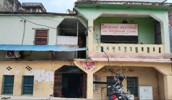 जनप्रतिनिधिको विवादले विकास ठप्प