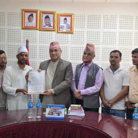 वर्षाका कारण सडक बिग्रिँदा नागरिकलाई सास्ती