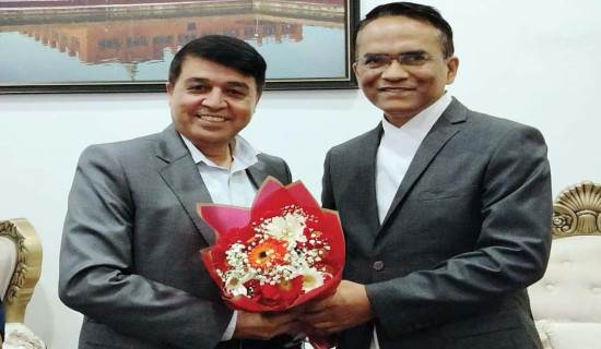 ‘अर्थतन्त्र चलायमान बनाउन राष्ट्र बैङ्कले भूमिका खेल्छ’