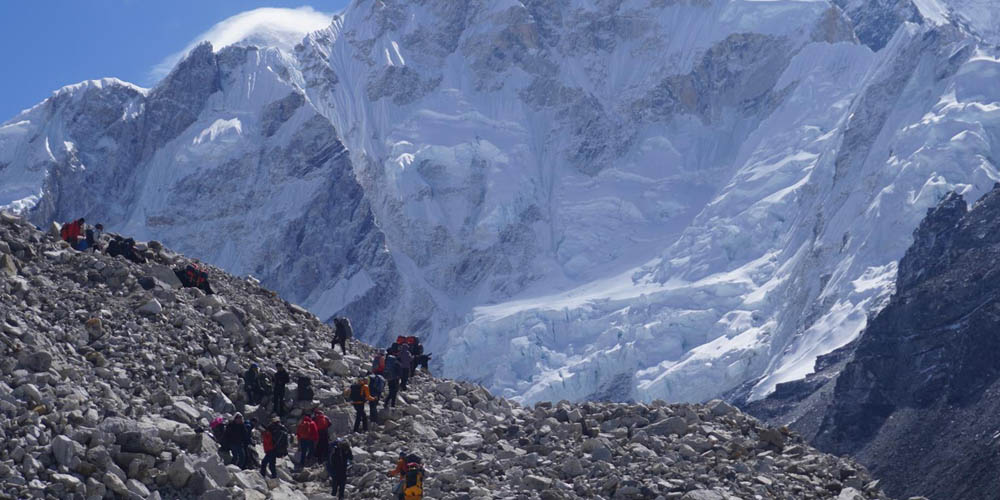 पर्वतारोहण पथप्रदर्शक पेसामा शेर्पा युवाको घट्दो आकर्षण