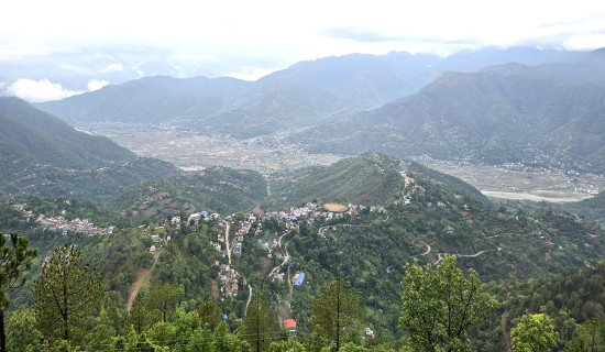 खलङ्गा र आसपासको दृश्य
