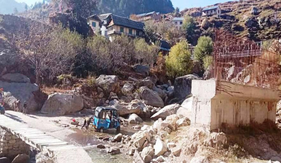जग्गा विवादले पुल निर्माण अलपत्र