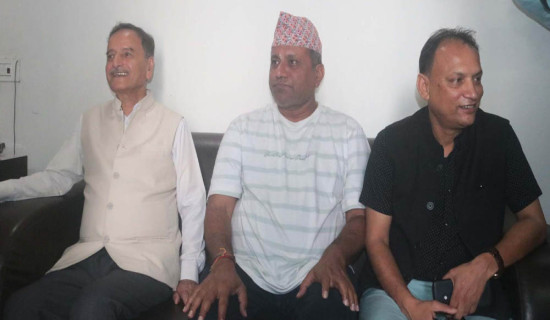 सबै दलको सहमतिमा संविधान संशोधन गर्नुपर्ने