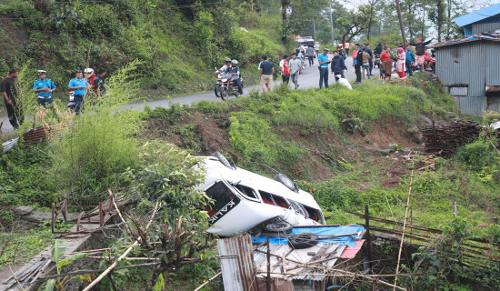 त्रिशुलीमा भ्यान दुर्घटना हुँदा ९ जना घाइते
