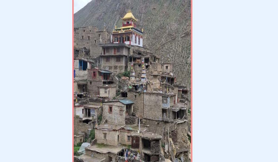 हराउँदै परम्परागत माटाका घर