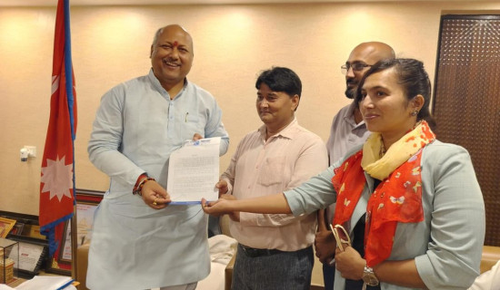 ‘सञ्चार क्षेत्रलाई प्राथमिकतामा राख्नेगरी छलफल अघि बढाएको छु’