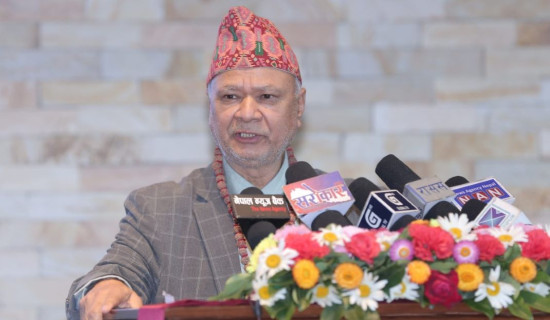 युवालाई विदेश पठाएर मुलुक बन्दैन : शिक्षामन्त्री पन्त