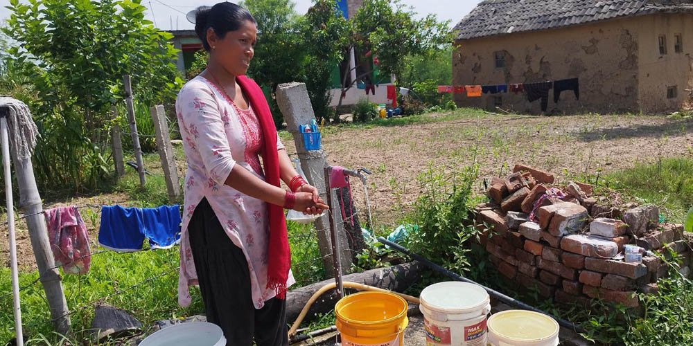 घरघरमा पानीका धारा पुर्‍याउँदै स्थानीय सरकार