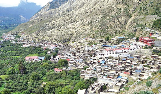 पर्यटक तान्ने मार्फाको चुम्बकीय शक्ति