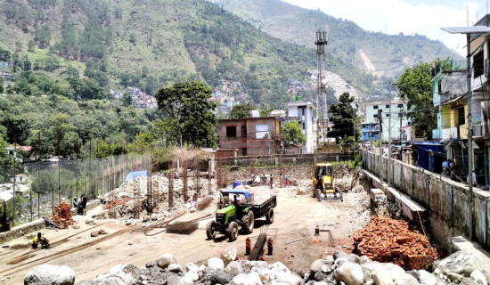 खलङ्गामा कभर्डहल निर्माण हुँदै