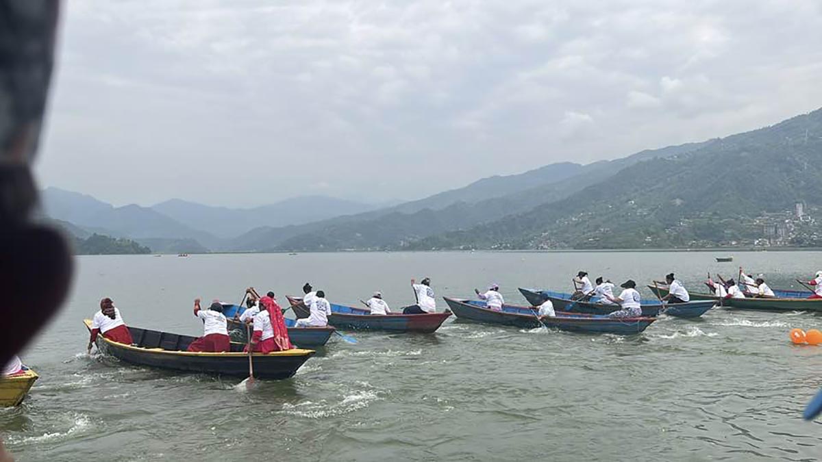 डुङ्गा दौडमा फेवा हर्पन र ताल पारीको जित